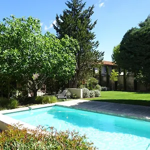Domaine De La Girafe Couette-café Eyragues